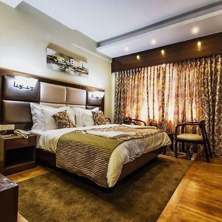 The Pride Inn Srinagar  Bagian luar foto