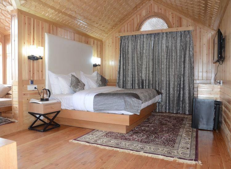 The Pride Inn Srinagar  Bagian luar foto